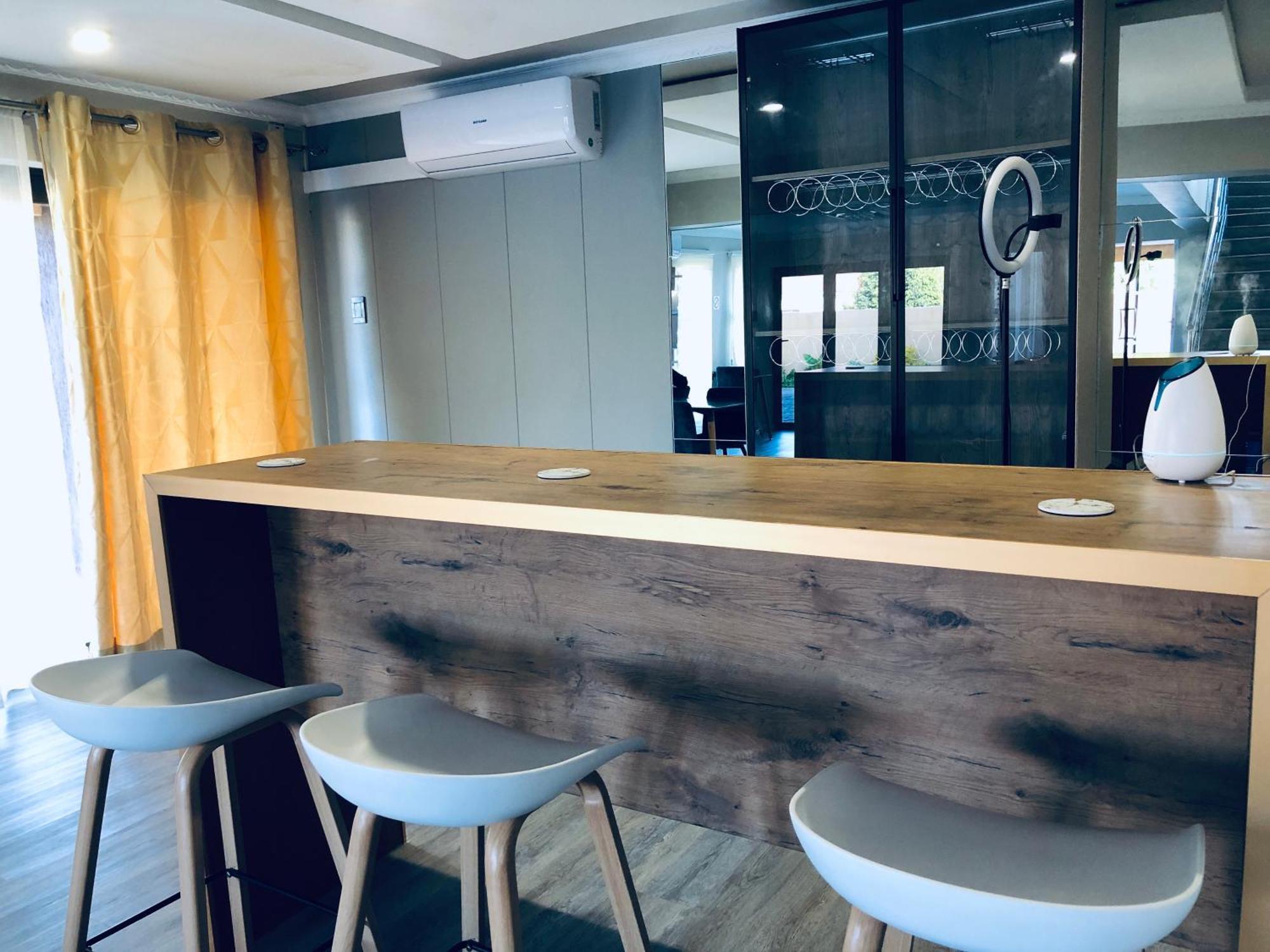Gabz Airport Inn 哈博罗内 外观 照片