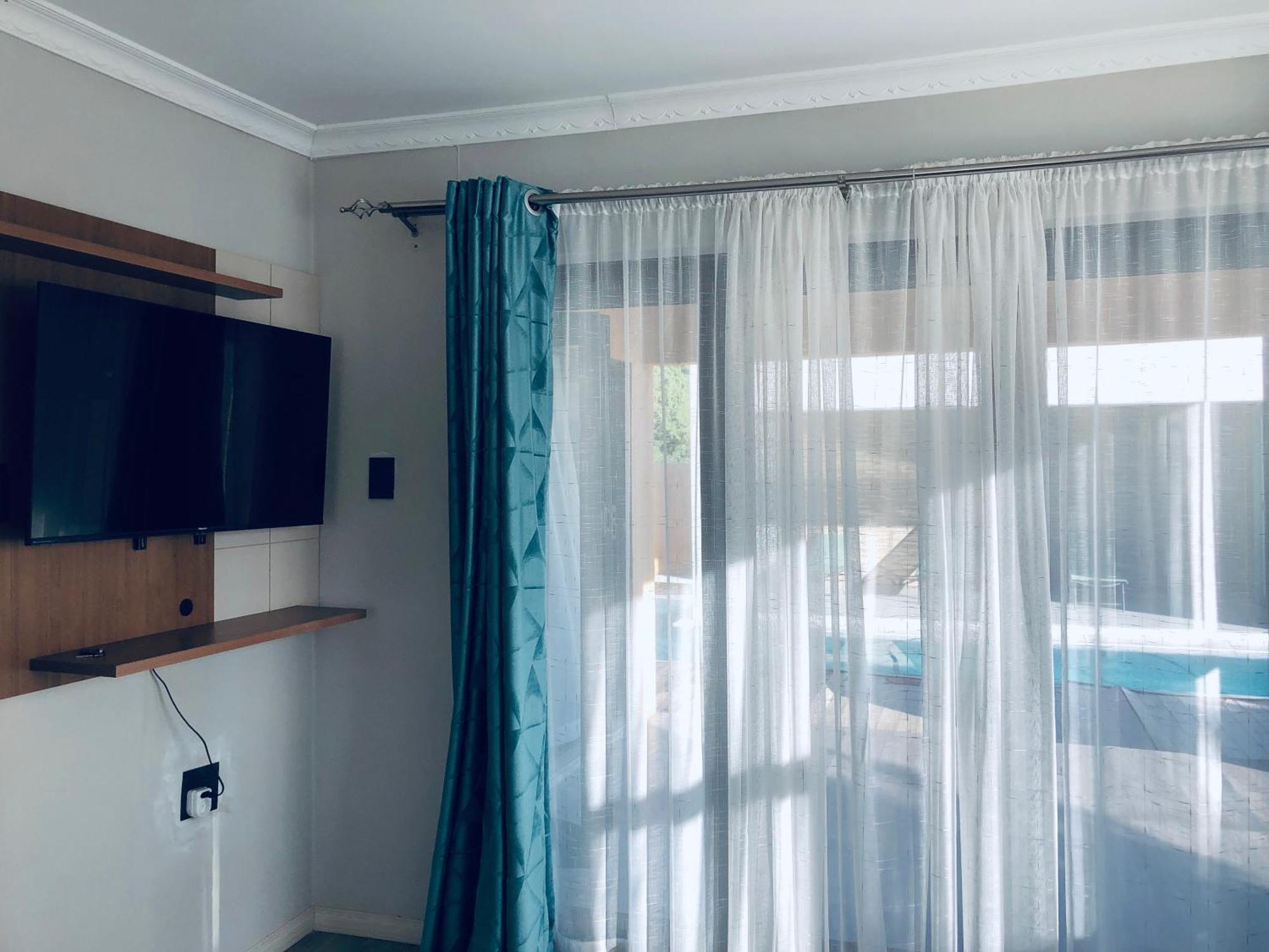 Gabz Airport Inn 哈博罗内 外观 照片