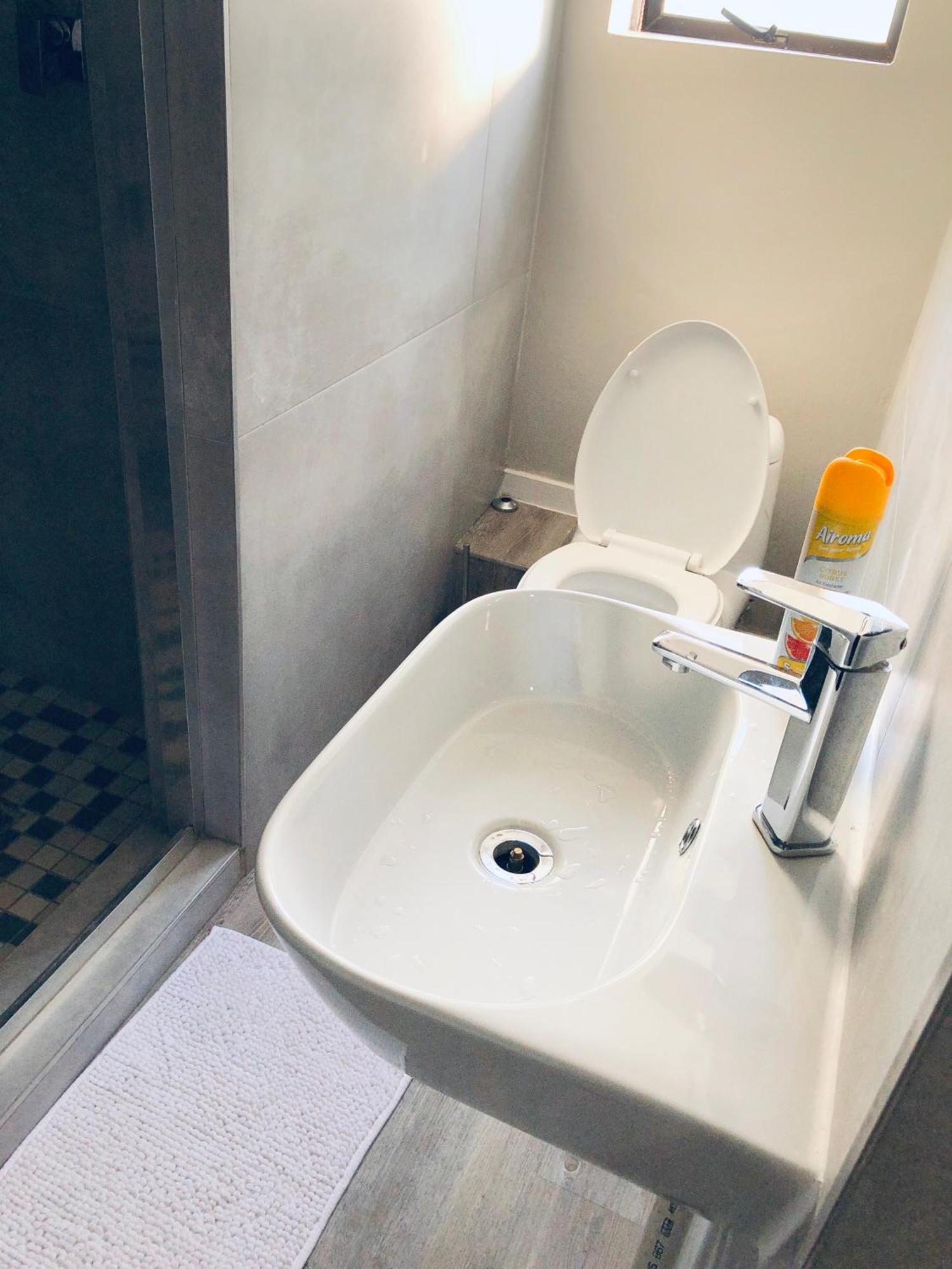 Gabz Airport Inn 哈博罗内 外观 照片